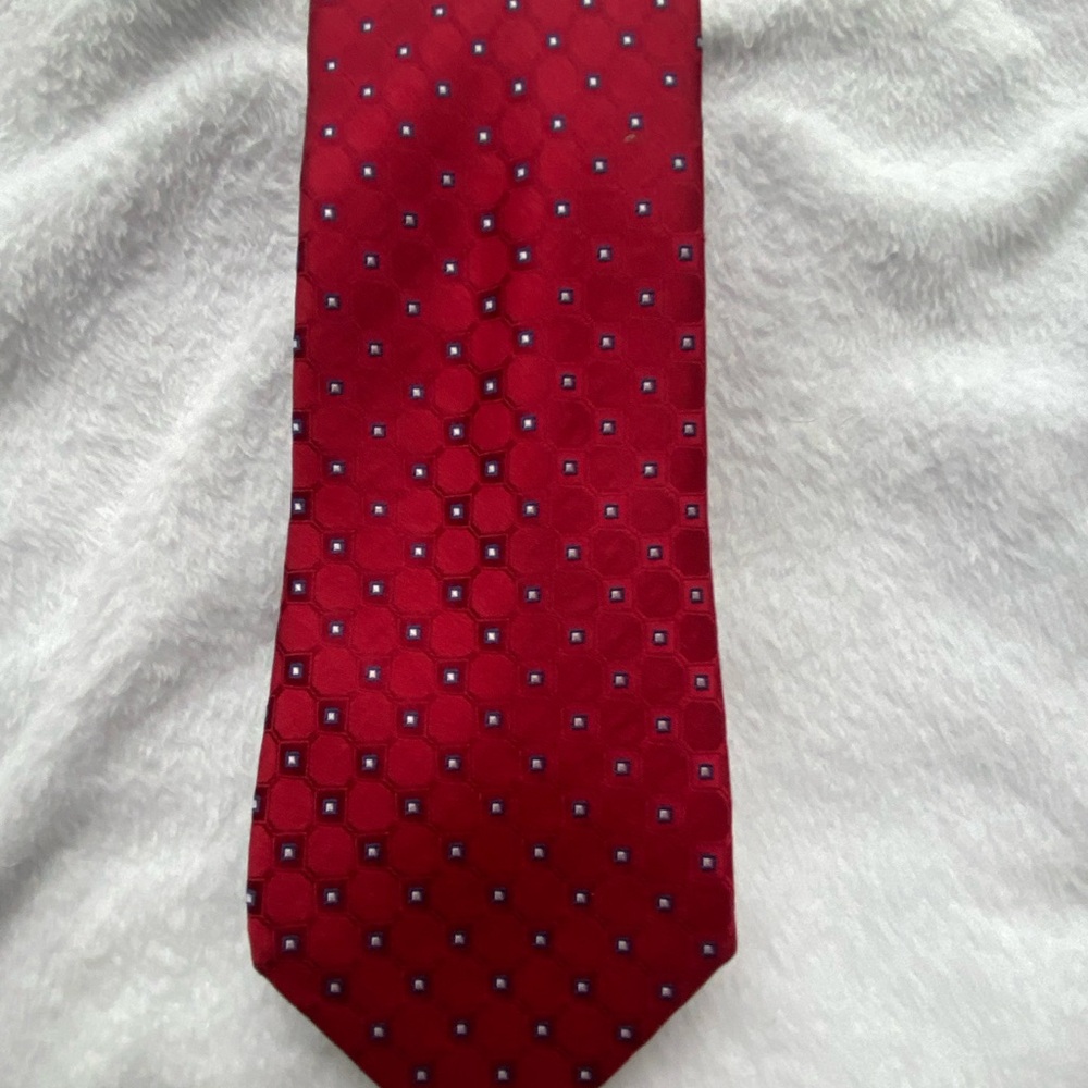 Elegant Red Patterned Men's Tie